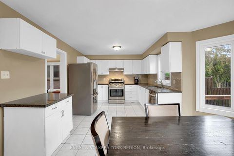 Photo 13 at 24 Timber Valley Avenue, Oak Ridges, Richmond Hill Photo 13 at 24 Timber Valley Avenue, Oak Ridges, Richmond Hill