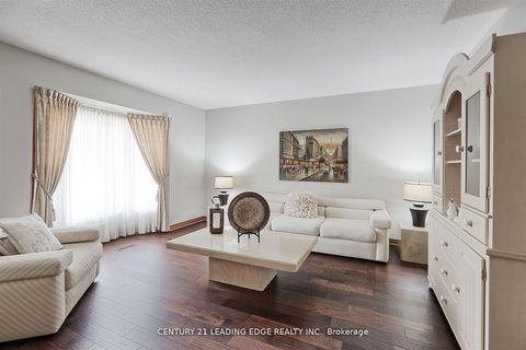 Photo 3 at 312 Valeria Boulevard, East Woodbridge, Vaughan