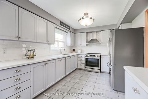 Photo 5 at 312 Valeria Boulevard, East Woodbridge, Vaughan