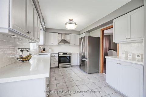 Photo 6 at 312 Valeria Boulevard, East Woodbridge, Vaughan