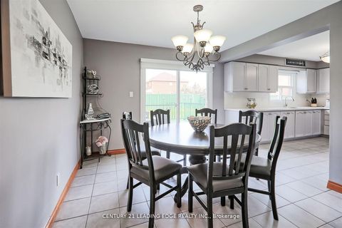 Photo 7 at 312 Valeria Boulevard, East Woodbridge, Vaughan