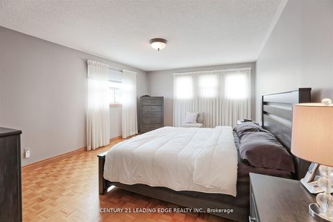 Photo 10 at 312 Valeria Boulevard, East Woodbridge, Vaughan