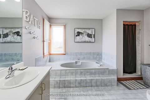 Photo 12 at 312 Valeria Boulevard, East Woodbridge, Vaughan