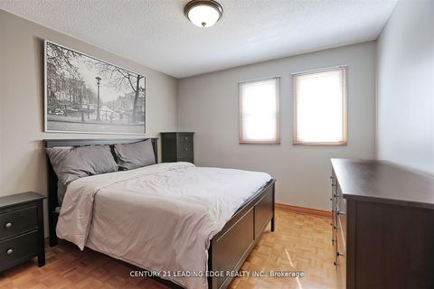 Photo 16 at 312 Valeria Boulevard, East Woodbridge, Vaughan