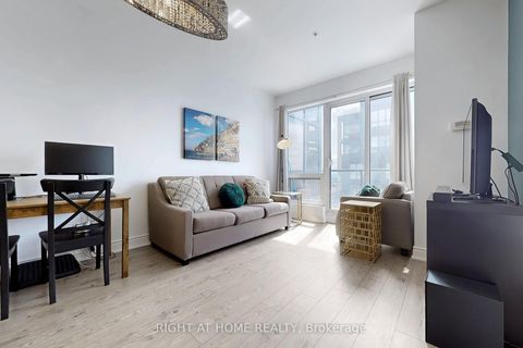 Photo 2 at 1609B - 9090 Yonge Street, South Richvale, Richmond Hill