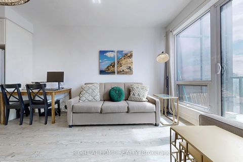 Photo 5 at 1609B - 9090 Yonge Street, South Richvale, Richmond Hill