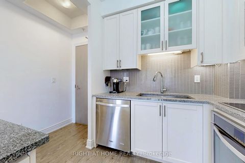 Photo 10 at 1609B - 9090 Yonge Street, South Richvale, Richmond Hill