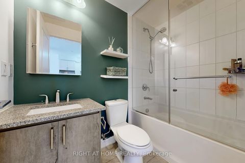 Photo 13 at 1609B - 9090 Yonge Street, South Richvale, Richmond Hill