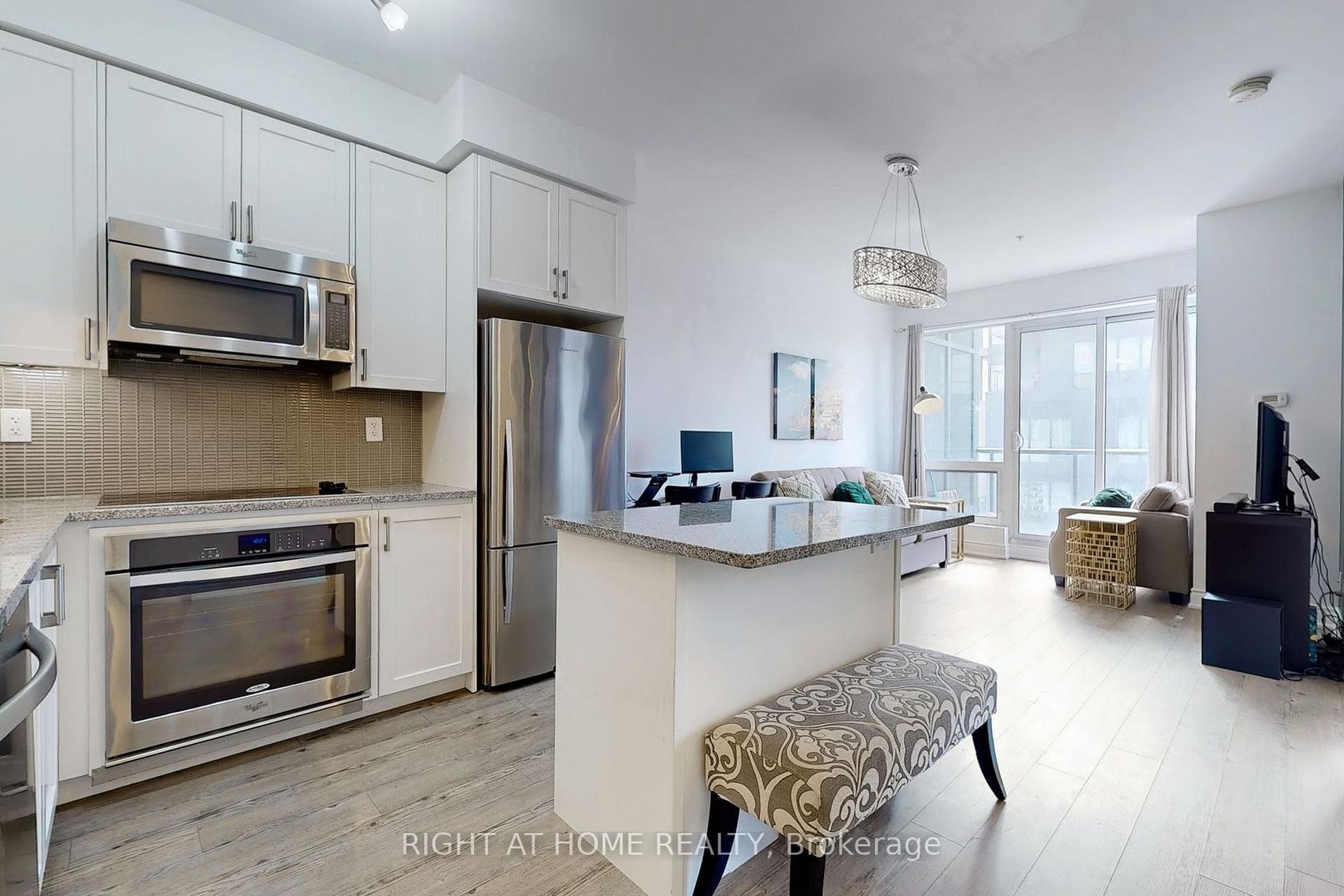 1609B - 9090 Yonge Street, South Richvale, Richmond Hill photo number 2