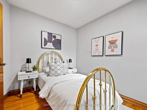 Photo 18 at 696 Crawford Street, Little Italy, Toronto