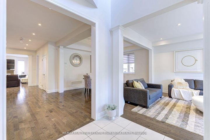 Photo 6 at 18 Deanston Court, Credit Valley, Brampton