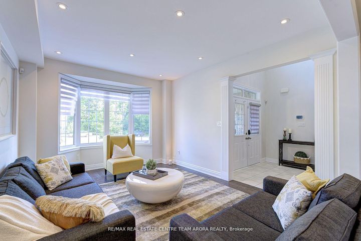 Photo 7 at 18 Deanston Court, Credit Valley, Brampton