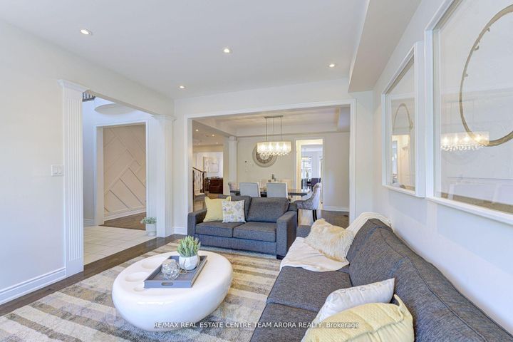 Photo 8 at 18 Deanston Court, Credit Valley, Brampton