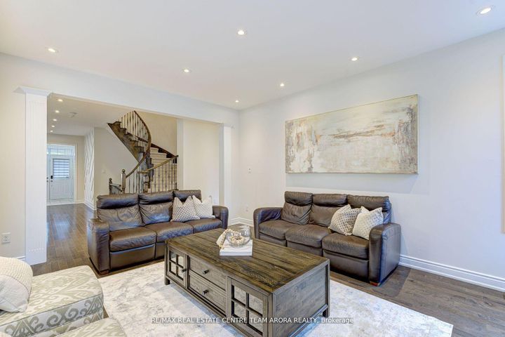 Photo 12 at 18 Deanston Court, Credit Valley, Brampton