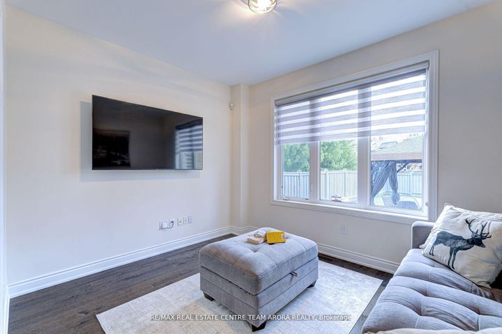 Photo 18 at 18 Deanston Court, Credit Valley, Brampton