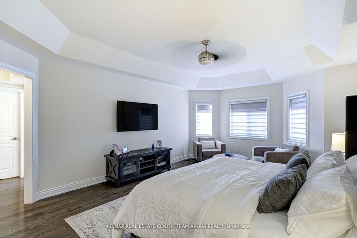 Photo 22 at 18 Deanston Court, Credit Valley, Brampton