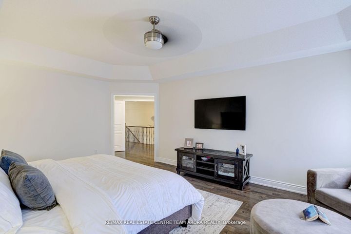 Photo 23 at 18 Deanston Court, Credit Valley, Brampton