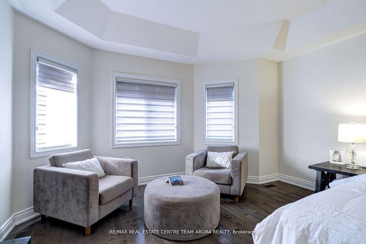 Photo 24 at 18 Deanston Court, Credit Valley, Brampton