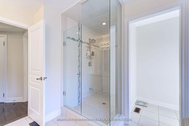 Photo 26 at 18 Deanston Court, Credit Valley, Brampton