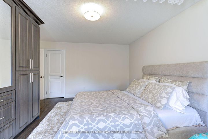 Photo 34 at 18 Deanston Court, Credit Valley, Brampton
