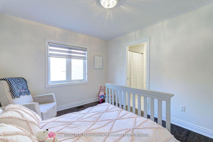 Photo 36 at 18 Deanston Court, Credit Valley, Brampton