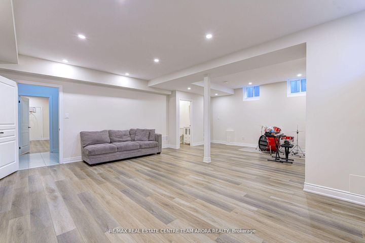 Photo 38 at 18 Deanston Court, Credit Valley, Brampton