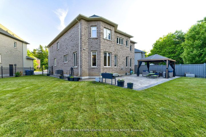 Photo 45 at 18 Deanston Court, Credit Valley, Brampton