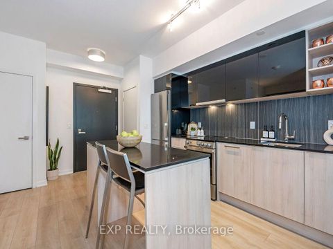 Photo 7 at 736 - 31 Tippett Road, Clanton Park, Toronto