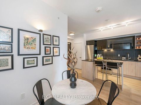 Photo 10 at 736 - 31 Tippett Road, Clanton Park, Toronto