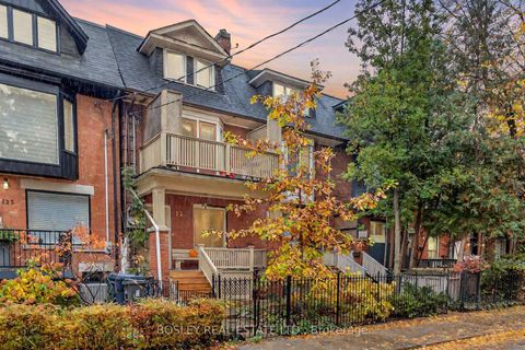 Photo 1 at 123 Seaton Street, Moss Park, Toronto