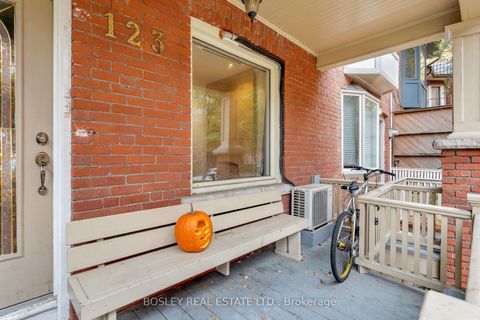 Photo 3 at 123 Seaton Street, Moss Park, Toronto