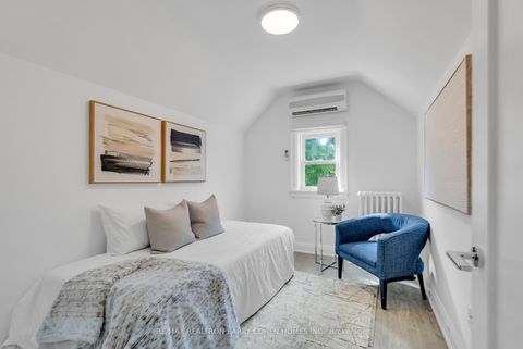 Photo 37 at 18 Astley Avenue, Moore Park, Toronto