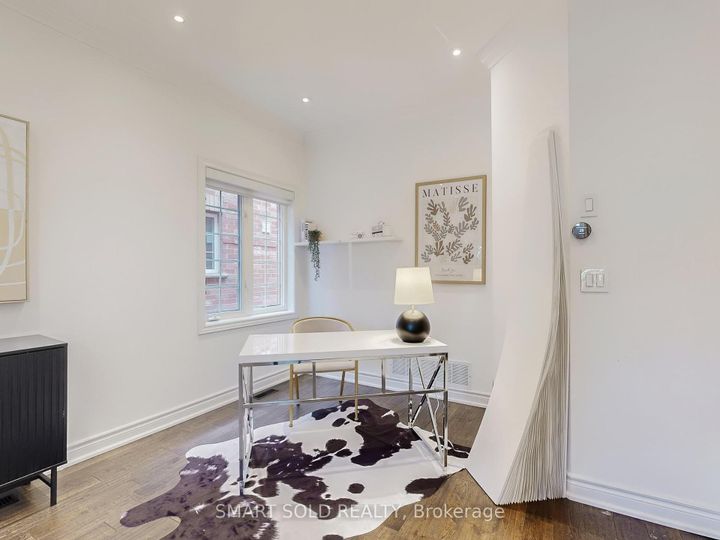 Photo 3 at 30 Crispin Court, Buttonville, Markham