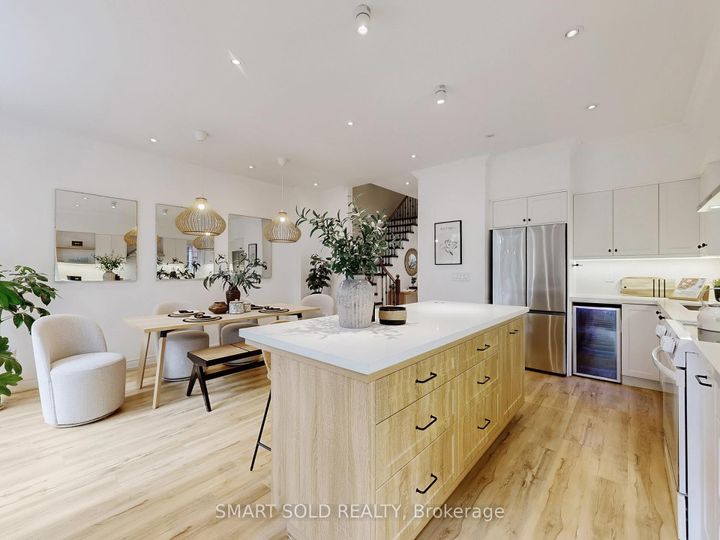 Photo 6 at 30 Crispin Court, Buttonville, Markham