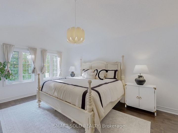 Photo 11 at 30 Crispin Court, Buttonville, Markham