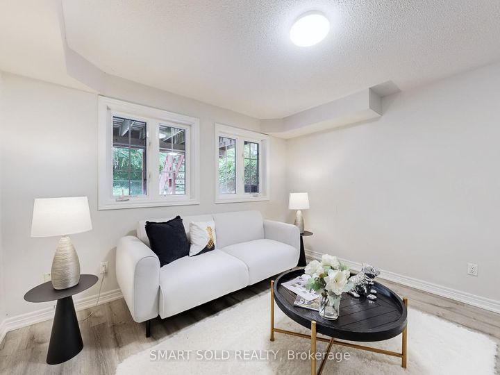 Photo 19 at 30 Crispin Court, Buttonville, Markham