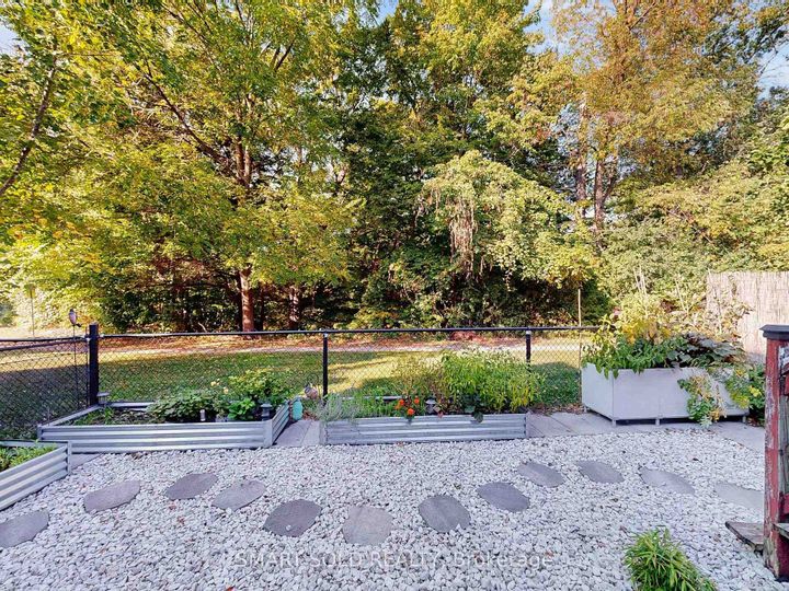 Photo 26 at 30 Crispin Court, Buttonville, Markham