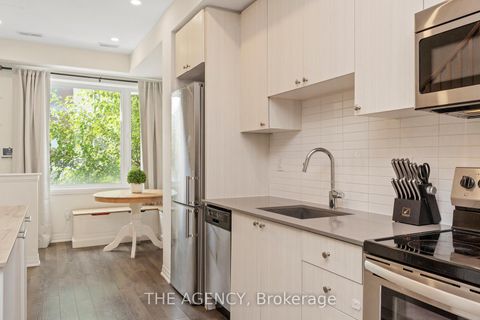 Photo 11 at 19 Thomas Mulholland Drive, CFB, Toronto