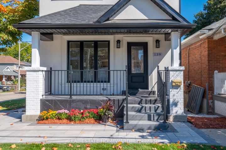 Photo 3 at 139 Westlake Avenue, Lumsden, Toronto