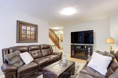 Photo 6 at 767 Playter Crescent, Armitage, Newmarket