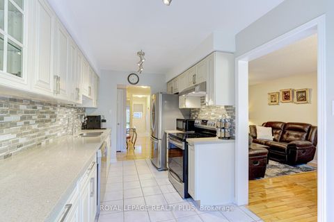 Photo 13 at 767 Playter Crescent, Armitage, Newmarket
