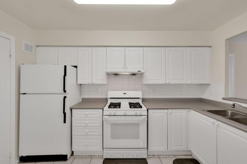 Photo 7 at 610 - 265 Ridley Boulevard, Nortown, Toronto