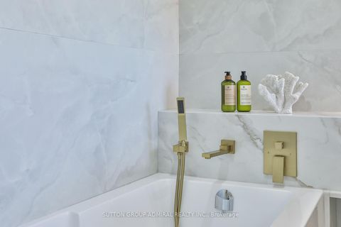 Photo 20 at 610 - 7250 Yonge Street, Yorkhill, Vaughan