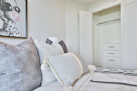 Photo 23 at 610 - 7250 Yonge Street, Yorkhill, Vaughan