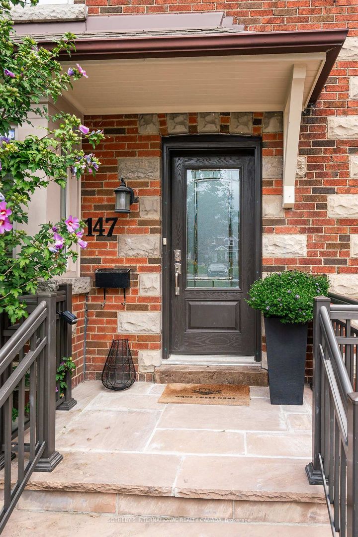 Photo 2 at 147 Rumsey Road, Leaside, Toronto