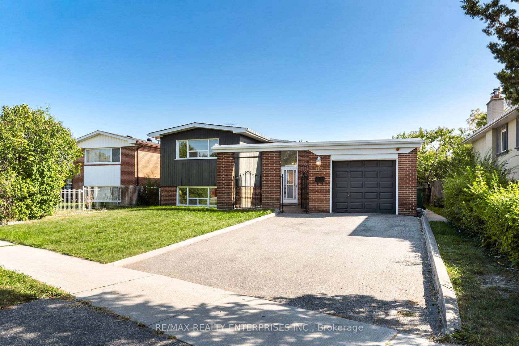 85 John Garland Boulevard, Jamestown, Toronto 