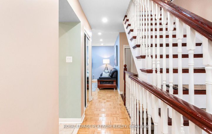 Photo 5 at 4 Skipperhill Crescent, Rouge E11, Toronto