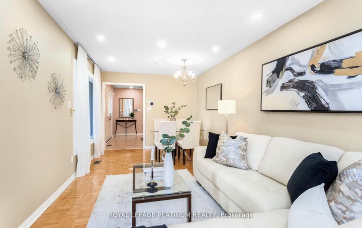Photo 8 at 4 Skipperhill Crescent, Rouge E11, Toronto