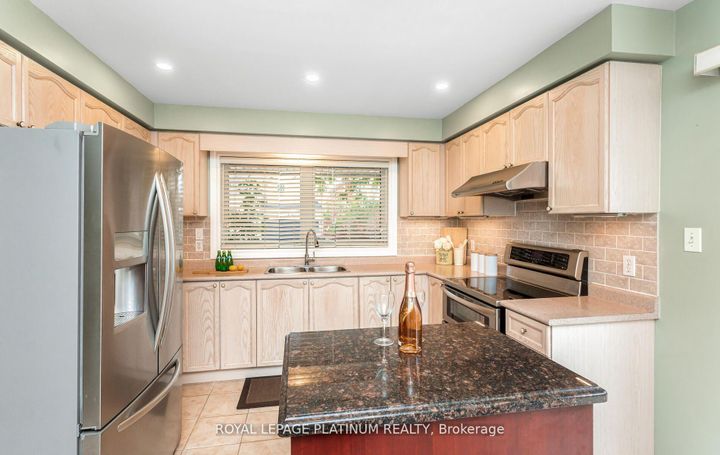 Photo 18 at 4 Skipperhill Crescent, Rouge E11, Toronto