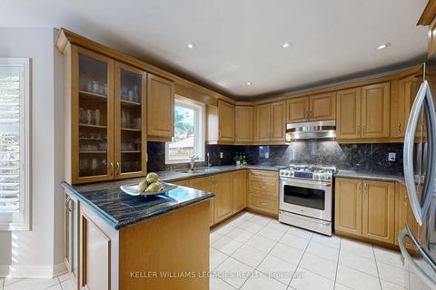 Photo 4 at 304 Maria Antonia Road, Vellore Village, Vaughan